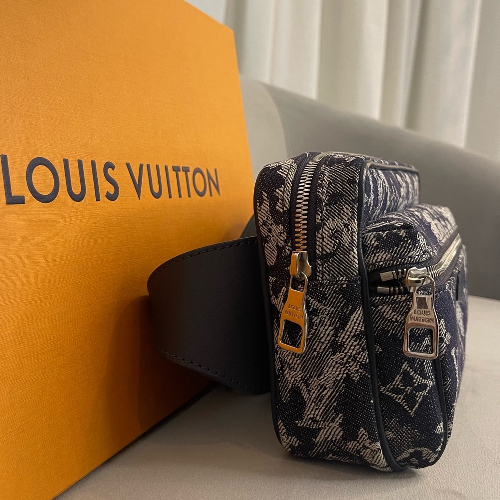 🌟 SOLD 🌟 NWT Louis Vuitton Monogram Tapestry Outdoor Bumbag - Picture 6 of 12